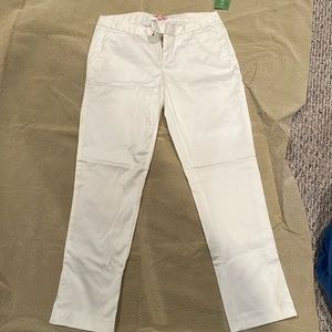 NWT Lilly white pants. Sz 8. Comfy cotton. Good stiffness to them.